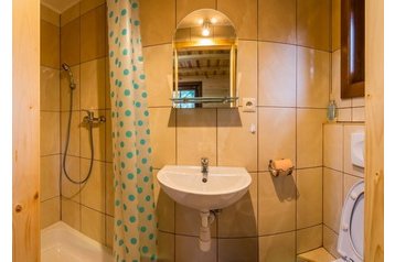 Slovacia Privát Oravice, Exteriorul